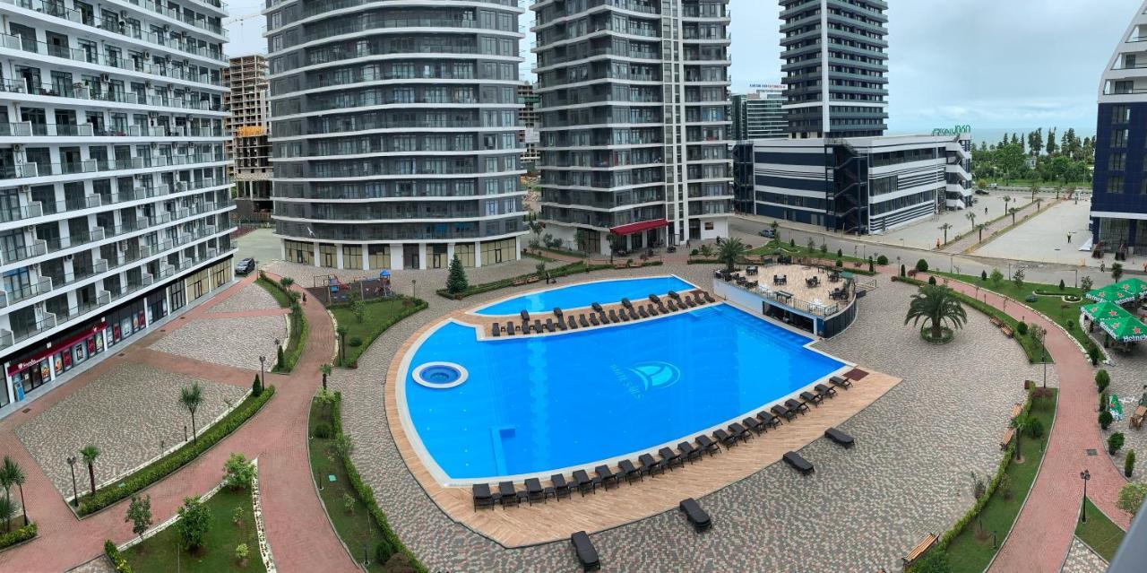 White Sails Apartment Batumi Exteriör bild