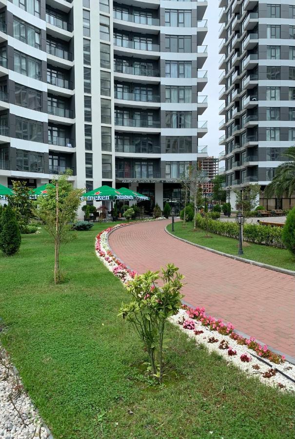 White Sails Apartment Batumi Exteriör bild