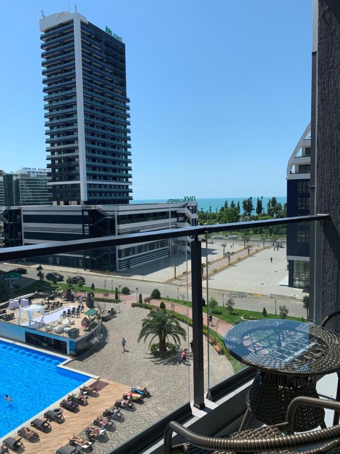 White Sails Apartment Batumi Exteriör bild