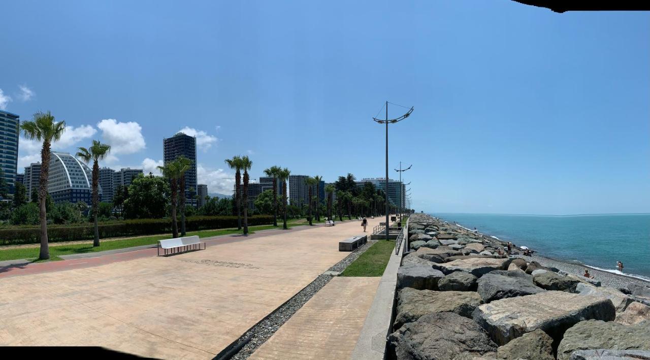 White Sails Apartment Batumi Exteriör bild