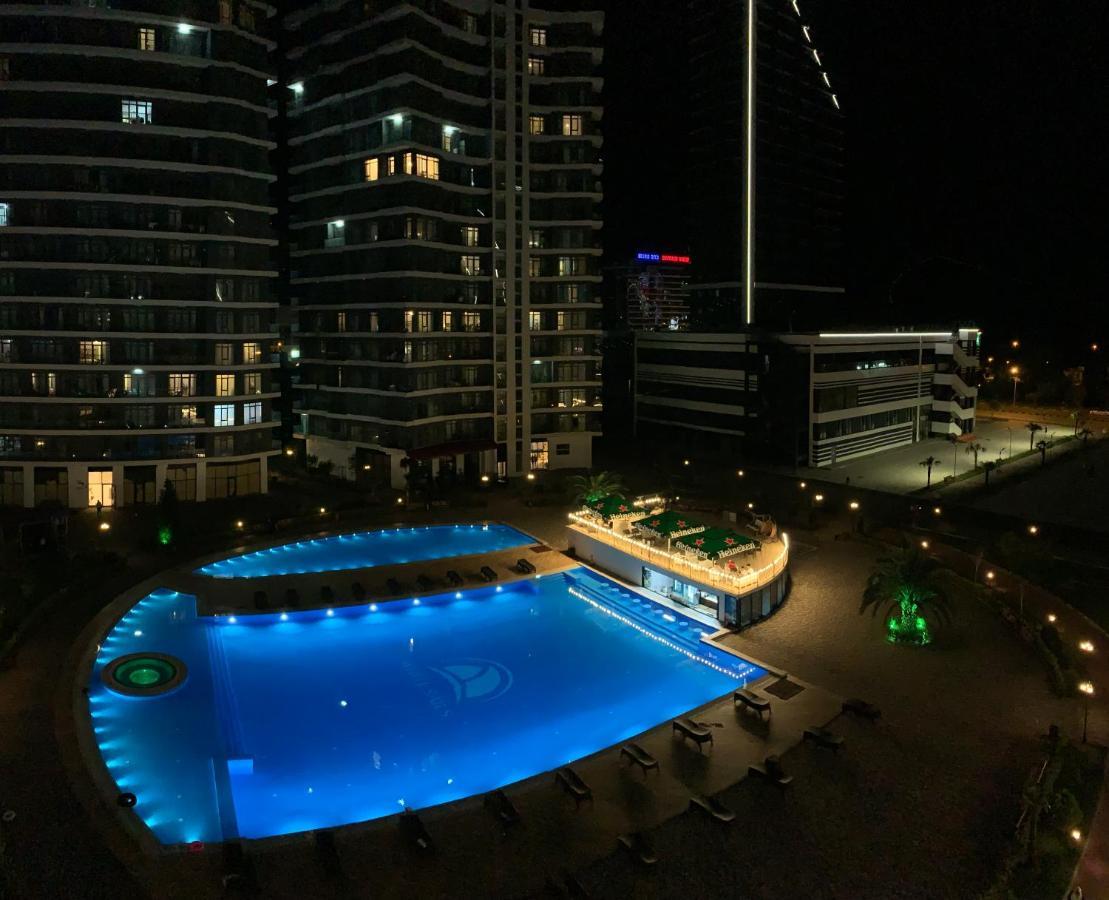 White Sails Apartment Batumi Exteriör bild